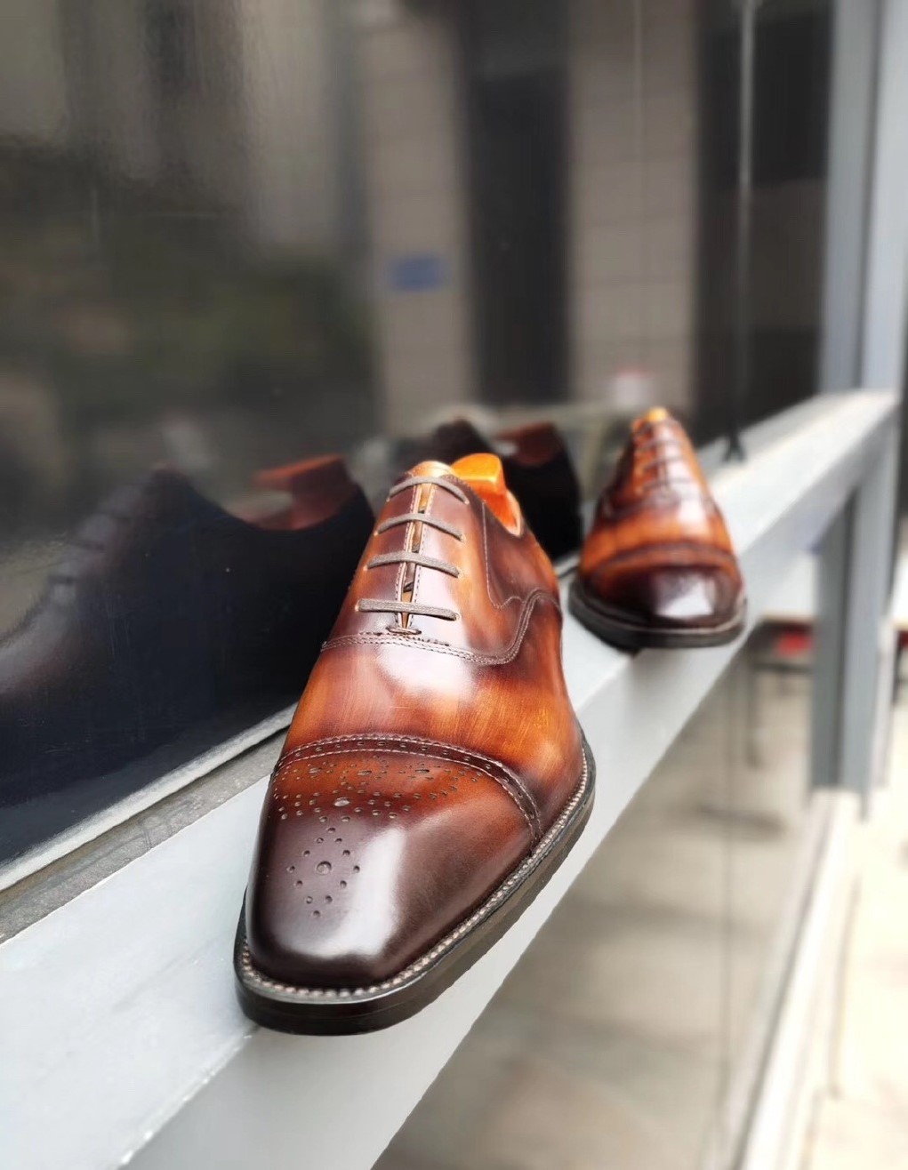 alt="Red Flags When Sourcing Leather Shoes from China"