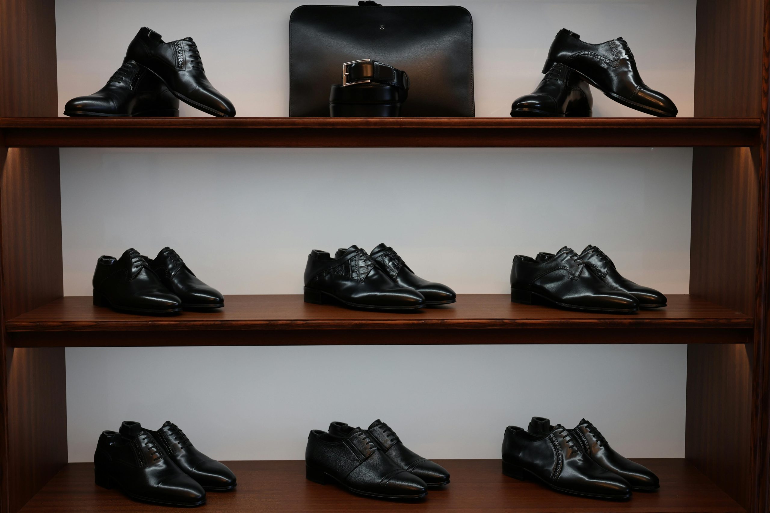 alt="Leather Shoe MOQ"