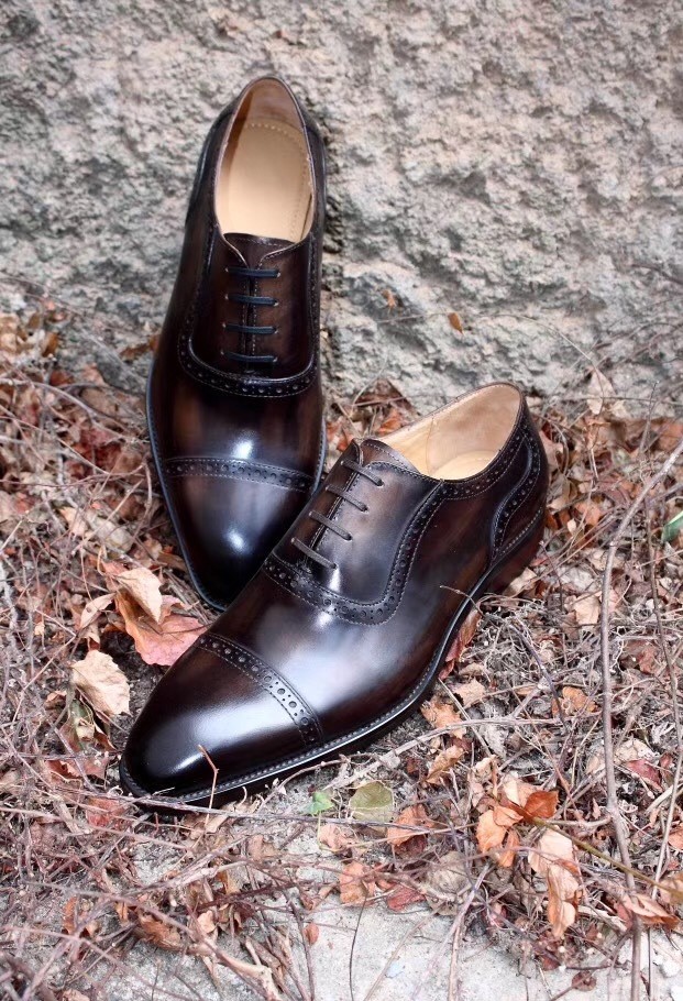 alt="Vegetable Tanned vs Chrome Tanned Leather for Shoes"